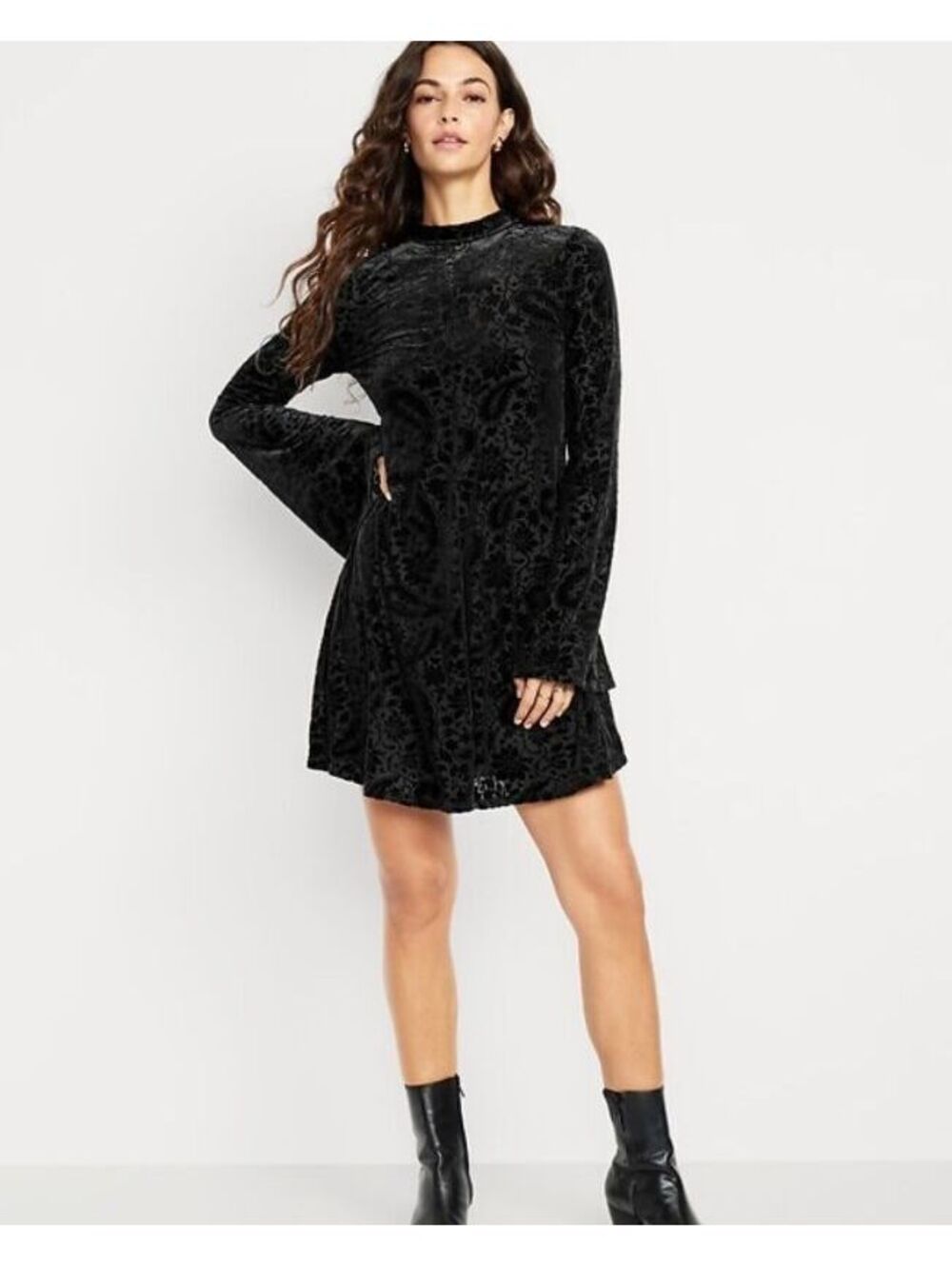 Old Navy Long-Sleeve Velour Mini Dress black